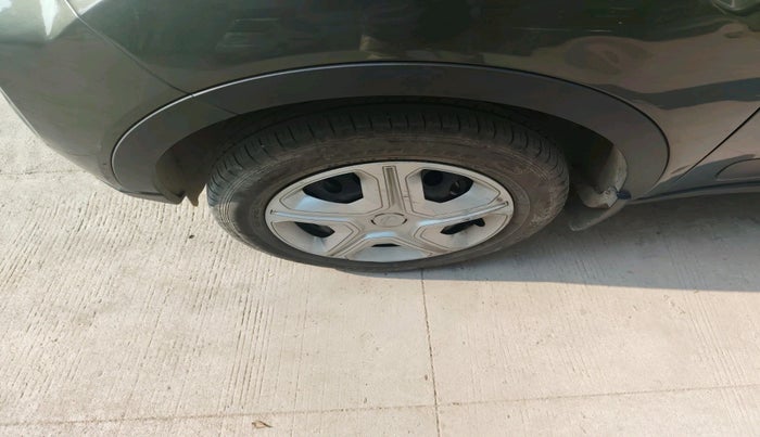 2023 Tata NEXON XM PLUS SUNROOF PETROL, Petrol, Manual, 23,635 km, tyre