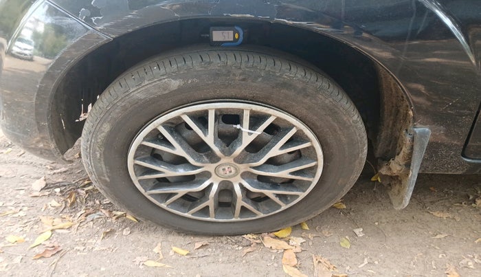 2012 Ford Figo ZXI 1.4 DIESEL, Diesel, Manual, 2,07,970 km, tyre