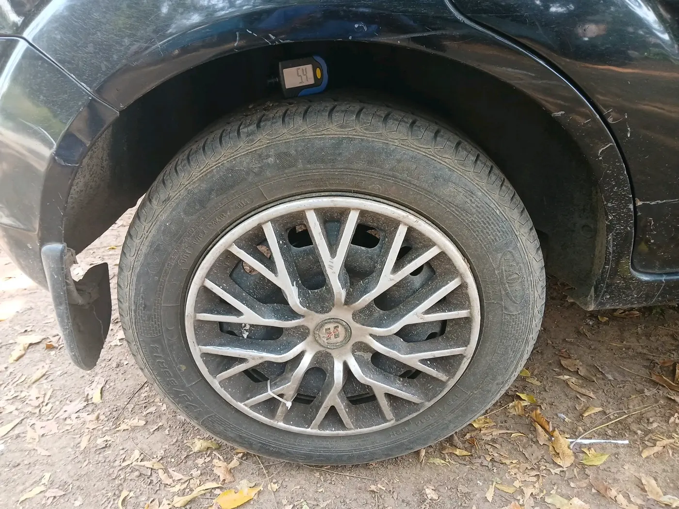 2012 Ford Figo ZXI 1.4 DIESEL, Diesel, Manual, 2,07,970 km, tyre