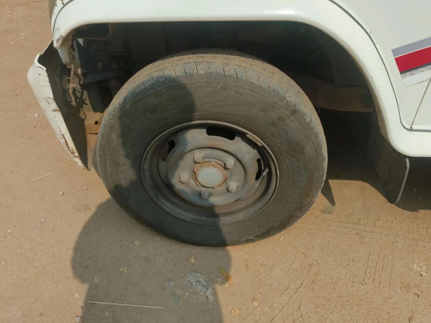 2018 Mahindra Bolero POWER PLUS SLE, Diesel, Manual, 1,39,274 km, tyre