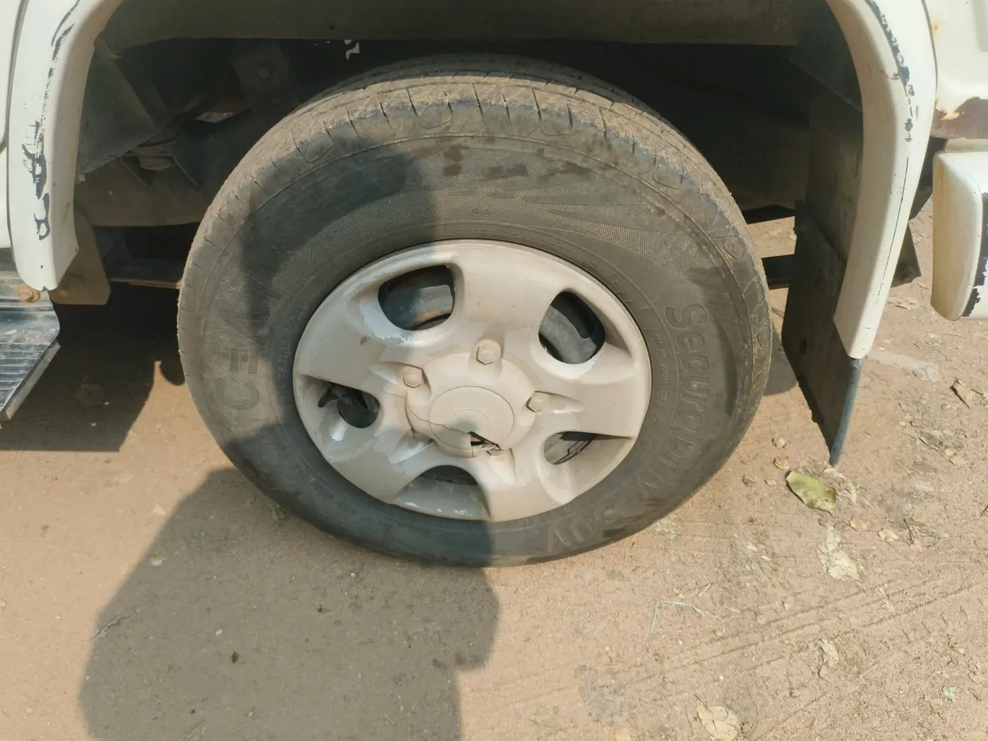 2018 Mahindra Bolero POWER PLUS SLE, Diesel, Manual, 1,39,274 km, tyre