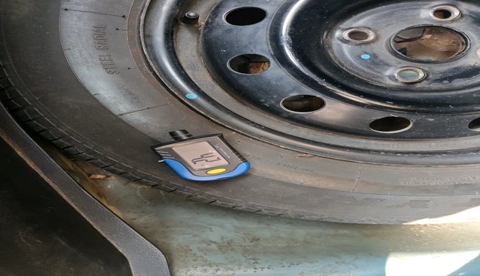 2012 Maruti Swift VXI, Petrol, Manual, 77,260 km, tyre