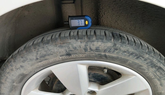 2015 Skoda Rapid 1.5 TDI CR ELEGANCE AT, Diesel, Automatic, 1,65,396 km, tyre