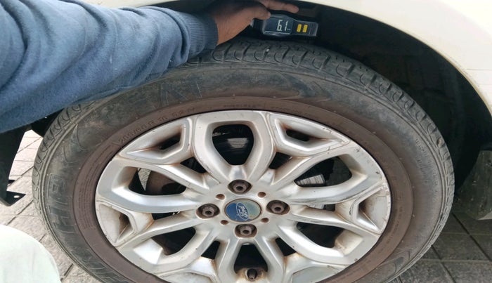 2015 Ford Ecosport TITANIUM 1.5L DIESEL, Diesel, Manual, 1,38,620 km, tyre