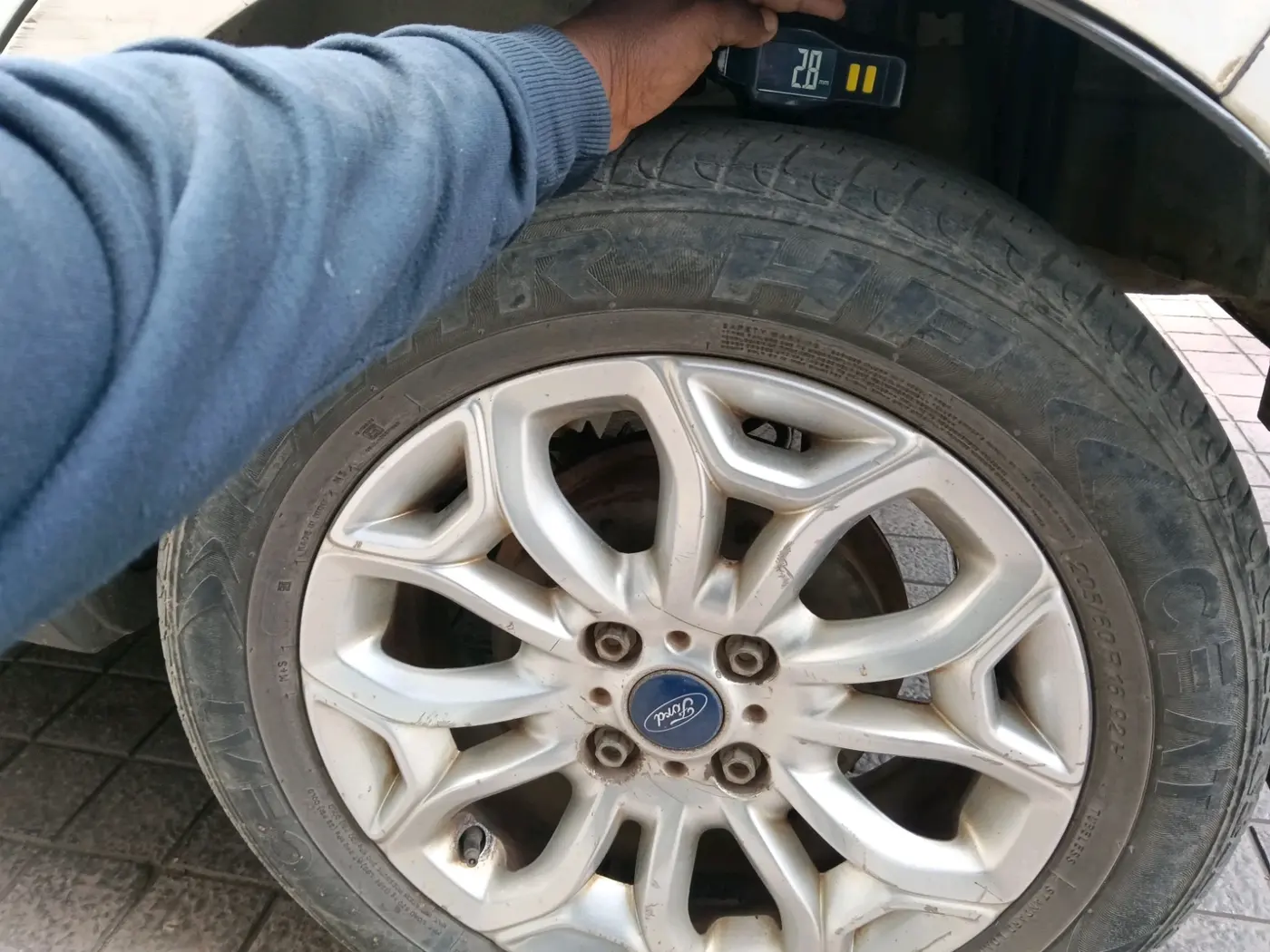 2015 Ford Ecosport TITANIUM 1.5L DIESEL, Diesel, Manual, 1,38,620 km, tyre