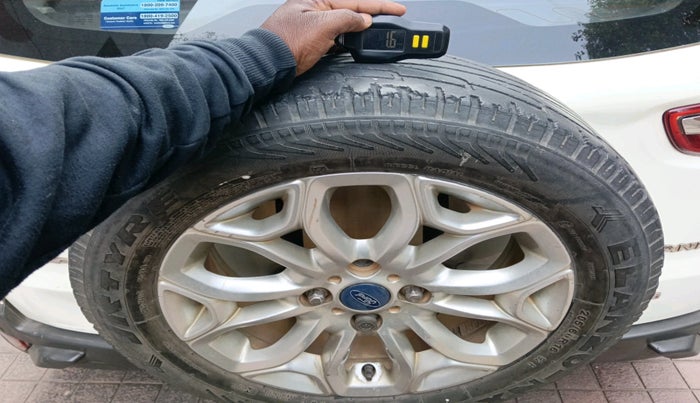 2015 Ford Ecosport TITANIUM 1.5L DIESEL, Diesel, Manual, 1,38,620 km, tyre