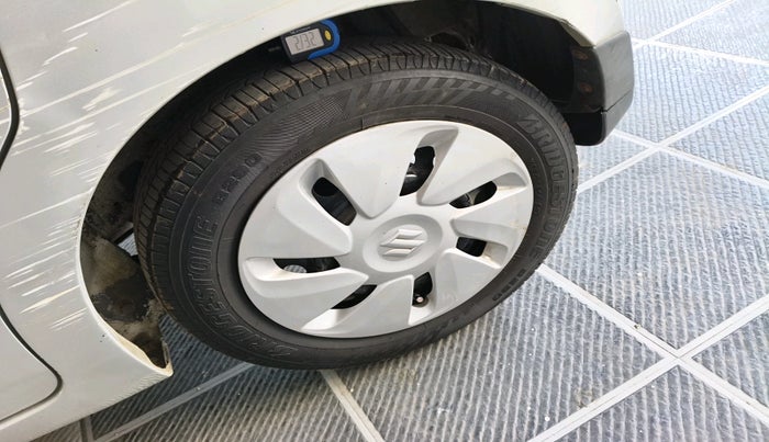 2015 Maruti Celerio VXI AMT, CNG, Automatic, 95,617 km, tyre