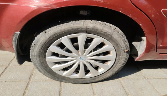 2007 Ford Fiesta ZXI 1.4 DURATEC, Petrol, Manual, 1,35,676 km, tyre