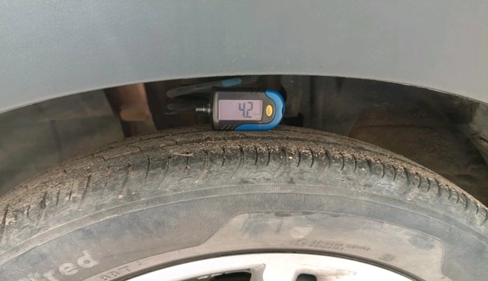 2022 Renault TRIBER RXZ DUAL TONE, Petrol, Manual, 21,190 km, tyre