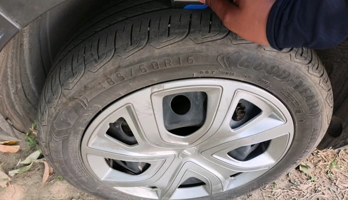 2023 Tata ALTROZ XM PLUS CNG, CNG, Manual, 34,600 km, tyre