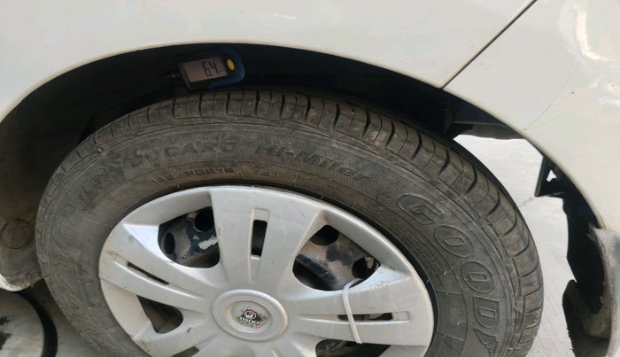 2014 Hyundai Eon ERA +, CNG, Manual, 46,559 km, tyre