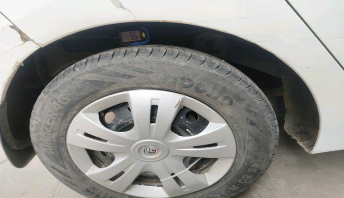 2014 Hyundai Eon ERA +, CNG, Manual, 46,559 km, tyre