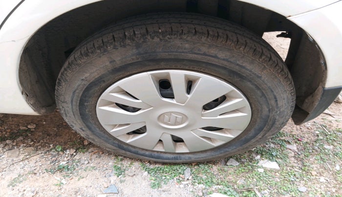 2013 Maruti Swift VXI, Petrol, Manual, 91,725 km, tyre