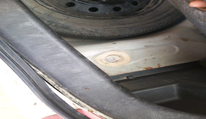 2013 Maruti Swift VXI, Petrol, Manual, 91,725 km, tyre