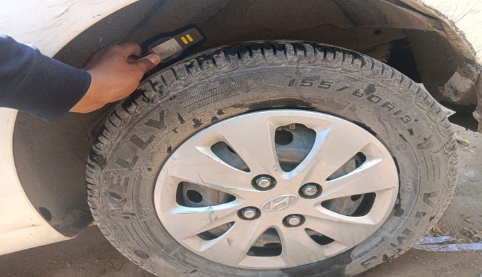 2011 Hyundai i10 MAGNA 1.2, Petrol, Manual, 1,55,566 km, tyre