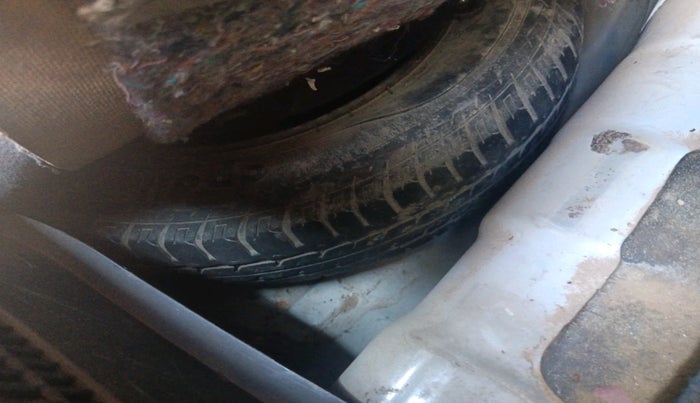 2011 Hyundai i10 MAGNA 1.2, Petrol, Manual, 1,55,566 km, tyre