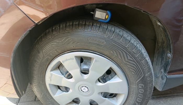 2012 Maruti A Star VXI (ABS) AT, Petrol, Automatic, 1,09,673 km, tyre