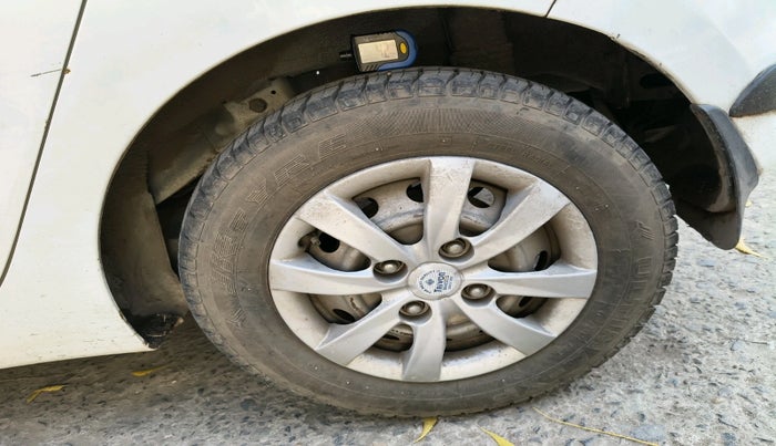 2014 Hyundai Eon ERA +, Petrol, Manual, 89,159 km, tyre