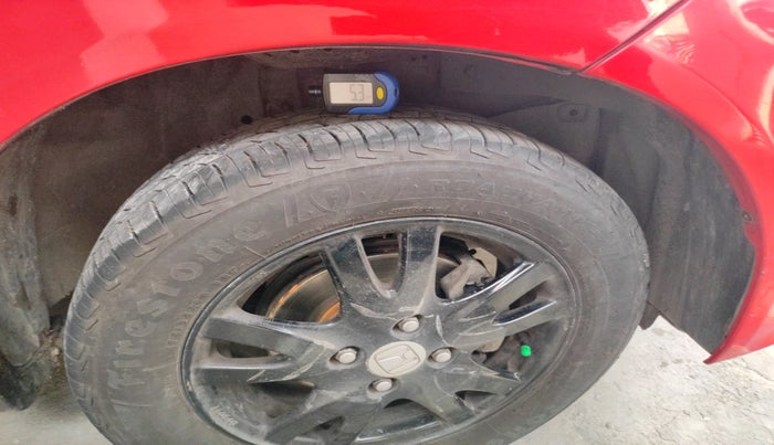 2015 Honda Brio VX AT, Petrol, Automatic, 67,583 km, tyre