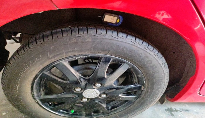 2015 Honda Brio VX AT, Petrol, Automatic, 67,583 km, tyre