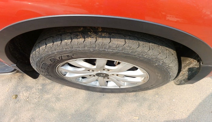 2015 Mahindra XUV500 W10, Diesel, Manual, 89,345 km, tyre