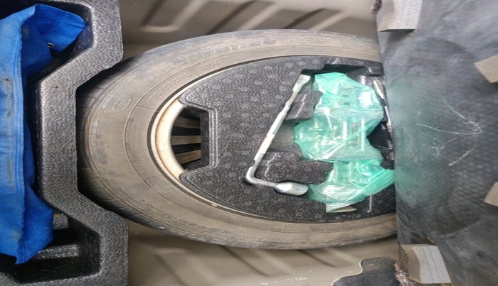 2016 Maruti Ciaz ZDI+ SHVS, Diesel, Manual, 1,22,386 km, tyre