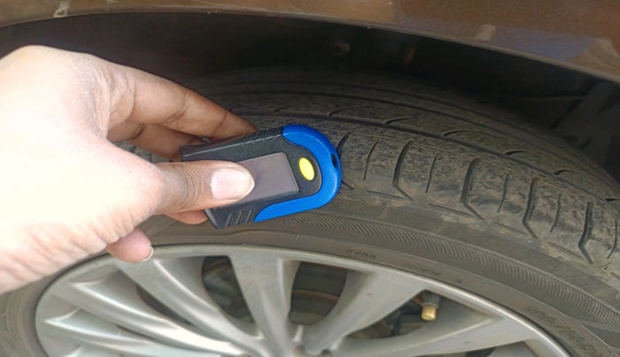 2016 Maruti Ciaz ZDI+ SHVS, Diesel, Manual, 1,22,386 km, tyre