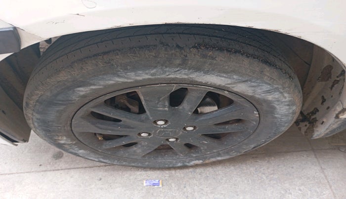 2013 Honda Amaze 1.5L I-DTEC VX, Diesel, Manual, 1,42,547 km, tyre