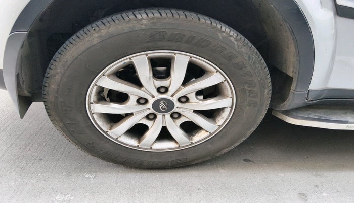 2020 Mahindra XUV500 W9, Diesel, Manual, 1,40,677 km, tyre