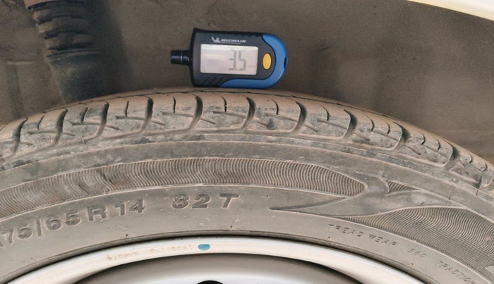 2012 Honda Brio E MT, Petrol, Manual, 85,482 km, tyre