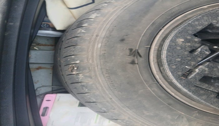 2018 Hyundai Creta E PLUS 1.6 PETROL, Petrol, Manual, 72,440 km, tyre