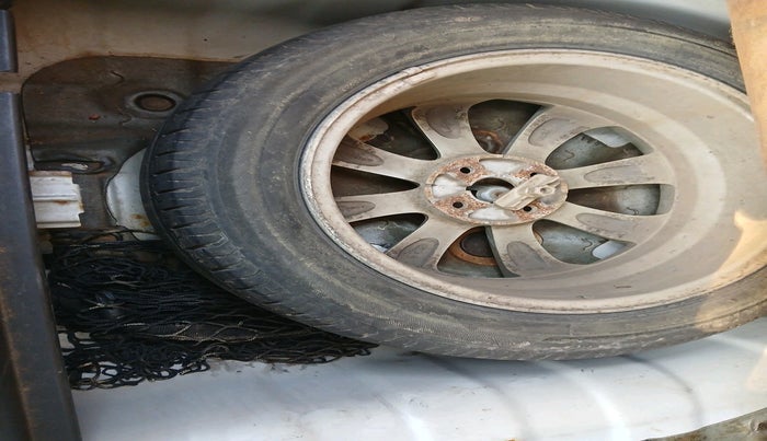 2012 Hyundai Verna FLUIDIC 1.6 CRDI SX OPT, Diesel, Manual, 1,21,675 km, tyre