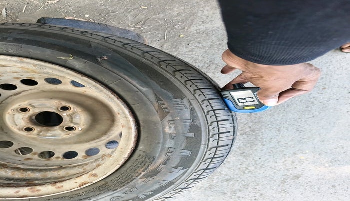 2016 Honda Amaze 1.5L I-DTEC S, Diesel, Manual, 2,16,468 km, tyre