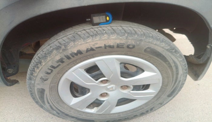 2017 Renault Kwid RXT 1.0 AMT, Petrol, Automatic, 20,461 km, tyre