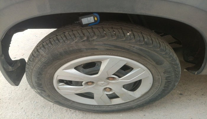 2017 Renault Kwid RXT 1.0 AMT, Petrol, Automatic, 20,461 km, tyre