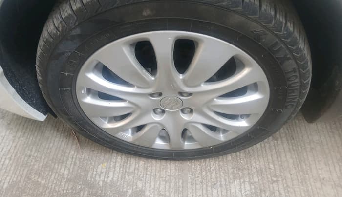 2016 Maruti Baleno ZETA PETROL 1.2, Petrol, Manual, 70,186 km, tyre