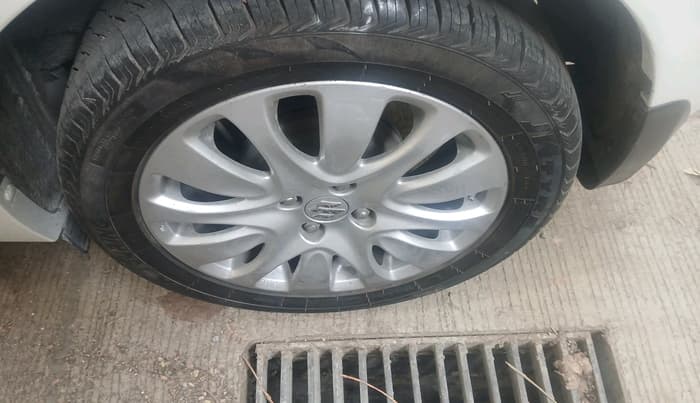 2016 Maruti Baleno ZETA PETROL 1.2, Petrol, Manual, 70,186 km, tyre
