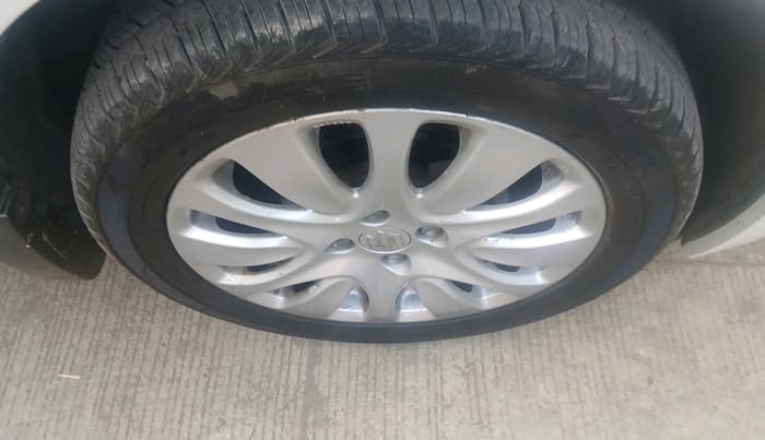 2016 Maruti Baleno ZETA PETROL 1.2, Petrol, Manual, 70,186 km, tyre