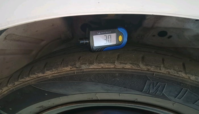 2013 Maruti Wagon R 1.0 VXI, CNG, Manual, 1,64,028 km, tyre