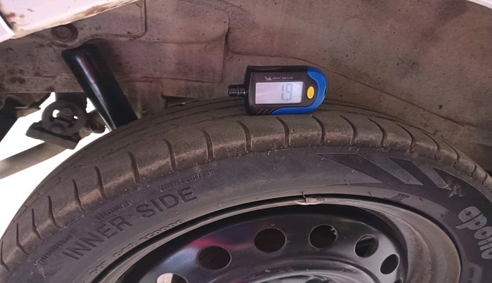 2013 Maruti Wagon R 1.0 VXI, CNG, Manual, 1,64,028 km, tyre