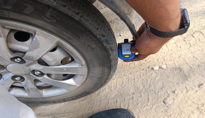 2018 Hyundai Eon ERA +, CNG, Manual, 1,20,000 km, tyre