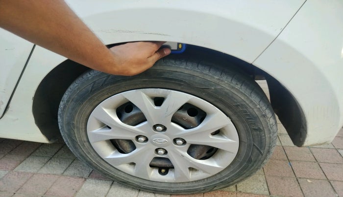 2015 Hyundai Grand i10 SPORTZ 1.2 KAPPA VTVT, CNG, Manual, 82,439 km, tyre