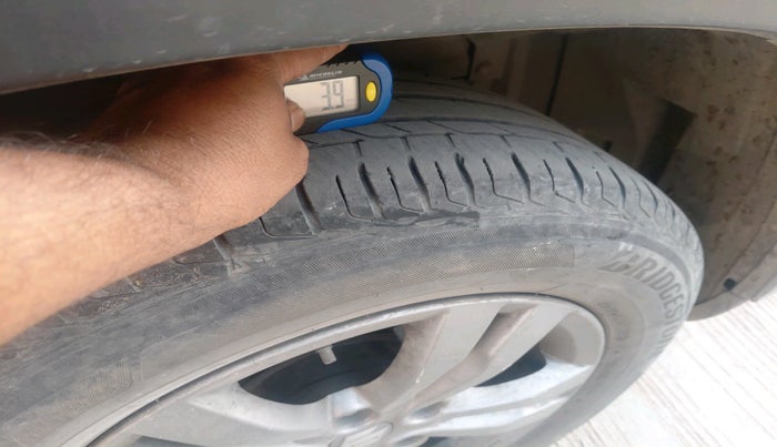 2016 Maruti Vitara Brezza ZDI PLUS DUAL TONE, Diesel, Manual, 1,37,282 km, tyre