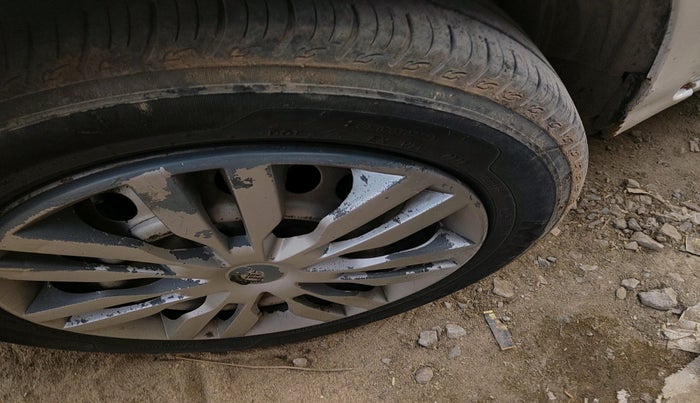 2017 Honda Amaze 1.5L I-DTEC E, Diesel, Manual, 1,03,590 km, tyre