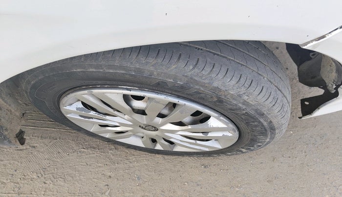 2017 Honda Amaze 1.5L I-DTEC E, Diesel, Manual, 1,03,590 km, tyre