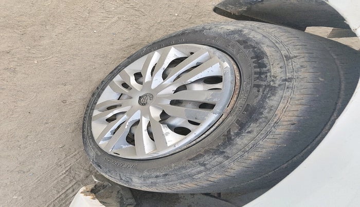 2017 Honda Amaze 1.5L I-DTEC E, Diesel, Manual, 1,03,590 km, tyre