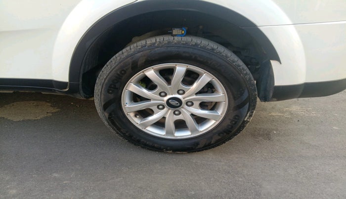 2020 Mahindra XUV500 W9, Diesel, Manual, 91,367 km, tyre