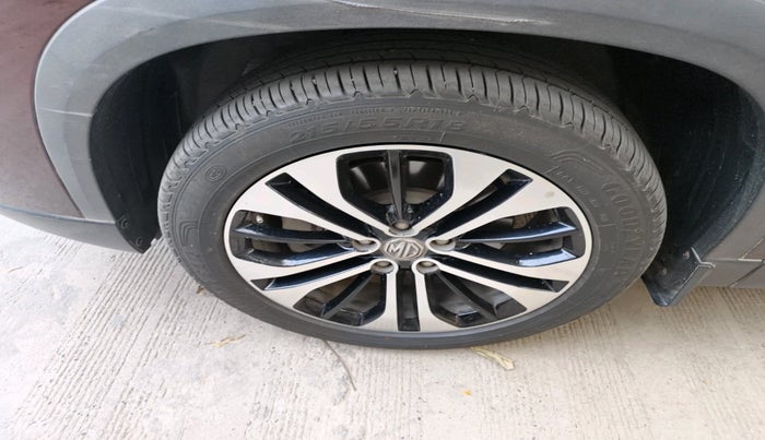 2021 MG HECTOR PLUS SHARP 1.5 PETROL TURBO CVT 6-STR, Petrol, Automatic, 54,011 km, tyre