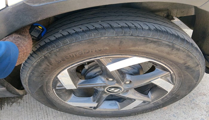 2020 Hyundai VENUE SX 1.5 CRDI, Diesel, Manual, 63,115 km, tyre