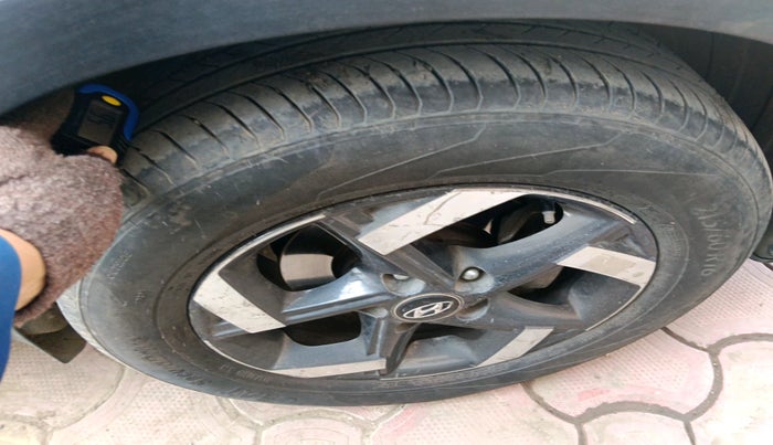 2020 Hyundai VENUE SX 1.5 CRDI, Diesel, Manual, 63,115 km, tyre